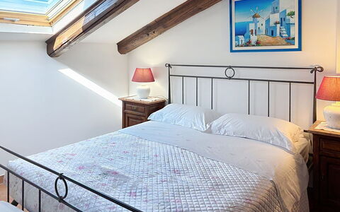 Il Ghiro: Bed, Furniture, Bedroom, Interior Design, Wood, Bedding, Flooring, Bed Sheet, Floor, Room