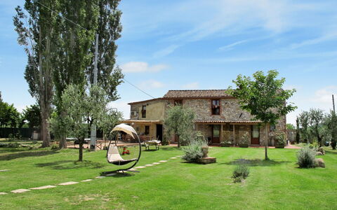 Daussiè: Property, House, Home, Real Estate, Estate, Building, Land Lot, Grass, Architecture, Tree