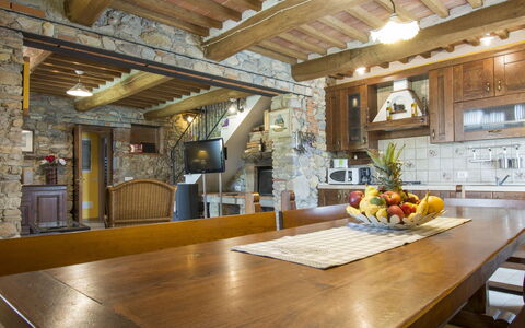 Daussiè: Room, Property, Building, Ceiling, Beam, Countertop, Interior Design, Home, Furniture, Wood