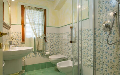 L' Ulivo: Plumbing Fixture, Mirror, Property, Sink, Purple, Bathroom, Interior Design, Tap, Architecture