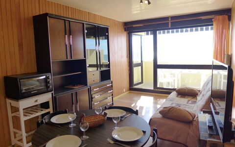 Lacanau 600: Room, Furniture, Property, Building, Interior Design, House, Real Estate, Floor, Table, Living Room
