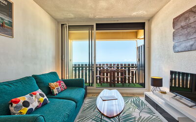 Les Océanides 600.14: Property, Furniture, Building, Couch, Azure, Comfort, Window, Interior Design, Lighting, Living Room