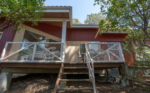 Lacanau 680: Sky, Wood, Stairs, Tree, Facade, Landscape, Roof, Plant, Cottage, Siding