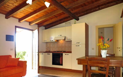 Ginestre 11 605.3: Room, Property, Building, Furniture, Ceiling, Beam, Interior Design, House, Living Room, Wood Flooring