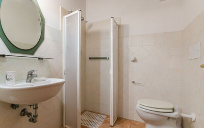 Accommodation:&nbsp;Bianco 649.4