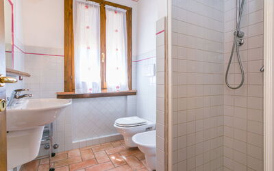 Accommodation:&nbsp;Rossogiallo 649.1