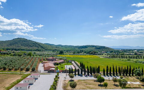 Scarlino 648: Sky, Cloud, Plant, Mountain, Land Lot, Natural Landscape, Tree, Urban Design, Grass, Plain