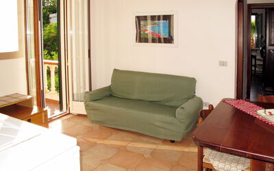 Verde 604.1: Furniture, Room, Property, Floor, Living Room, Building, Interior Design, Real Estate, House, Couch
