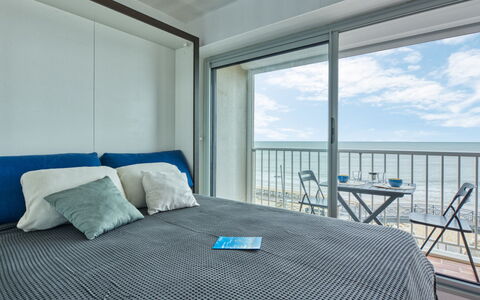 Les Sables D'Argent: Floor, Flooring, Interior Design, Furniture, Bedroom, Room, Bed, Linens, Apartment, Bed Sheet