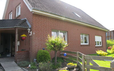 Hooksiel 607: Plant, Building, Property, Window, Sky, Door, Flower, Cottage, House, Wood