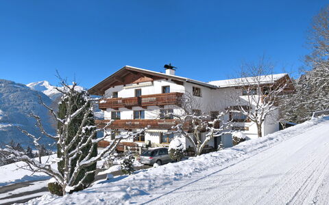 Moidl: Sky, Snow, Mountain, Building, Tree, House, Window, Slope, Freezing, Plant