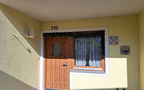 Ragusa: Property, Building, Window, Wood, Interior Design, Shade, Paint, Floor, Wood Stain