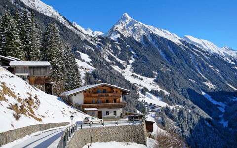 Hochwart: Mountainous Landforms, Mountain, Snow, Winter, Mountain Range, Mountain Village, Alps, Hill Station, Sky, Ridge