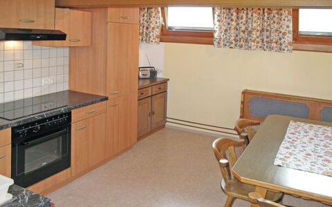 Hochwart: Room, Property, Furniture, Countertop, Kitchen, Building, Floor, Cabinetry, Kitchen Stove, House