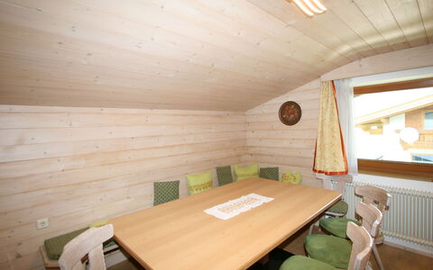 Klocker: Table, Furniture, Property, Wood, Chair, Interior Design, Building, Flooring, Floor, House