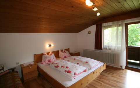 Klocker: Furniture, Window, Building, Comfort, Wood, Interior Design, Floor, Flooring, Wood Stain
