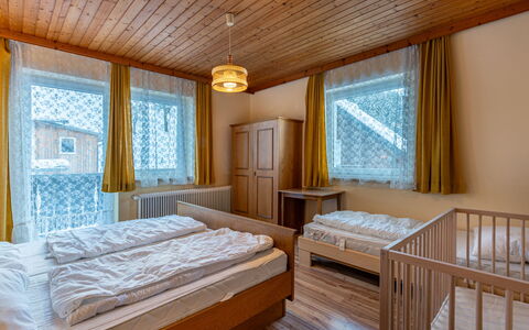 Pilz: Furniture, Window, Property, Azure, Wood, Comfort, Interior Design, Shade, Floor