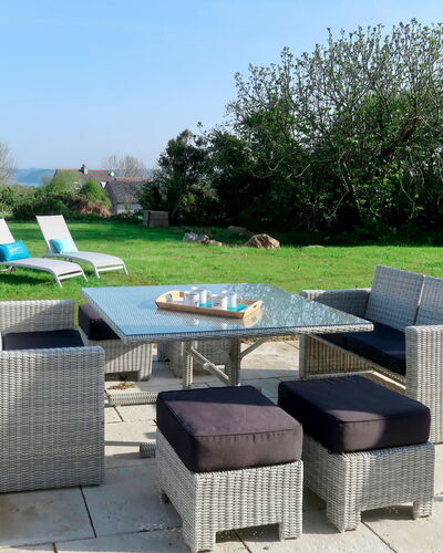 Le Vieux Chêne: Table, Plant, Furniture, Sky, Property, Chair, Outdoor Table, Green, Outdoor Furniture, Rectangle