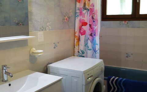 La Rose des Sables: Bathroom, Room, Property, Wall, Floor, Interior Design, Tile, Sink, Building, House