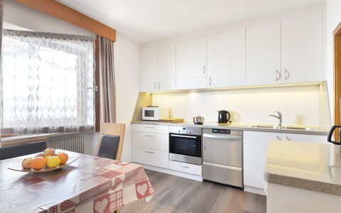 Kostner: Interior Design, Furniture, Flooring, Kitchen, Wood, Floor, Ceiling, Countertop, Room, Cabinetry