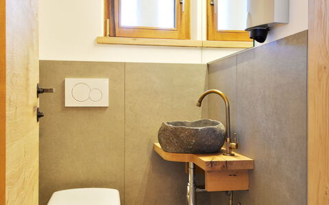 Kostner: Wall, Plumbing Fixture, Flooring, Wood, Bathroom, Interior Design, Floor, Tap, Bathroom Sink, Plumbing