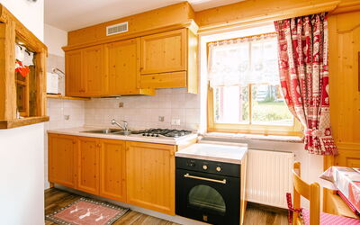 Brunel 644.2: Cabinetry, Countertop, Property, Furniture, Building, Kitchen, Wood, Window, Kitchen Stove, Drawer