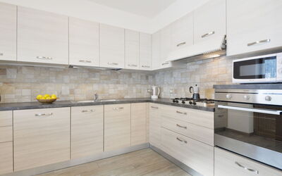 Accommodation:&nbsp;Bernard 634.2
