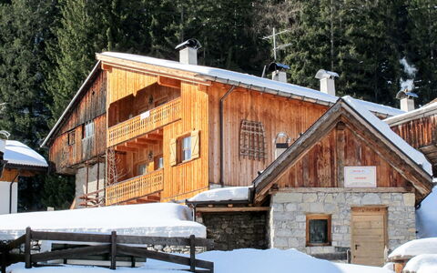 Trottner: Building, Snow, Window, Tree, House, Wood, Slope, Cottage, Roof, Real Estate