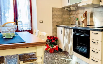 Accommodation:&nbsp;Ambra 649.6