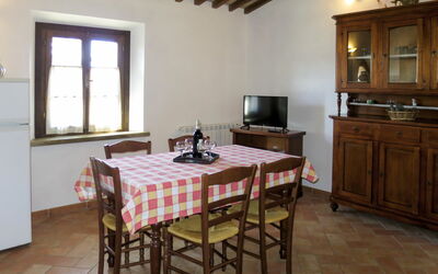 Giada 649.1: Room, Property, Furniture, Building, Floor, Table, Interior Design, House, Dining Room, Kitchen