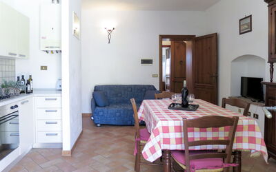 Magnolia 649.2: Room, Property, Furniture, Building, Floor, Interior Design, House, Real Estate, Table, Kitchen