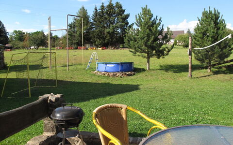 Horakova: Property, Grass, Land Lot, Yard, Backyard, Tree, Real Estate, Lawn, Home, House