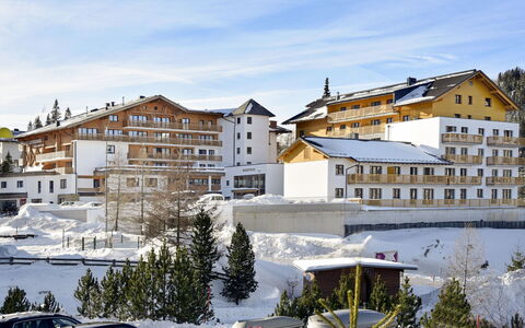 Sankt Michael im Lungau 644: Sky, Cloud, Building, Car, Snow, Window, Tree, House, Wheel, Motor Vehicle
