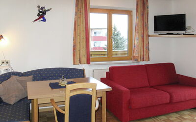 Unterberger (Pid180) 677.1: Room, Living Room, Furniture, Property, Interior Design, Table, House, Building, Floor, Couch