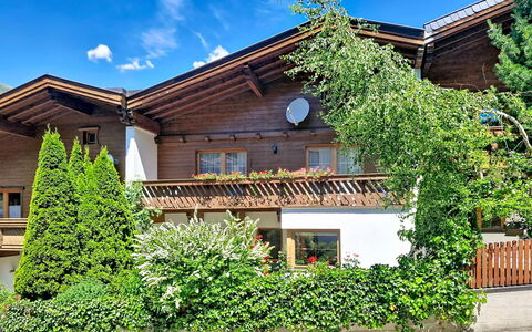 Beate: House, Shrub, Home, Residential Area, Cottage, Garden, Groundcover, Yard, Estate