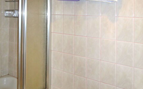 Beate: Bathroom, Tile, Room, Property, Shower Door, Plumbing Fixture, Shower, Floor, Glass, Architecture