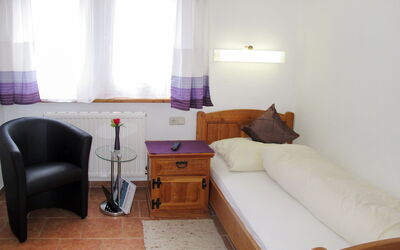Pitzwald (Soe428) 726.1: Room, Furniture, Property, Interior Design, Purple, Floor, Building, Bedroom, House, Real Estate
