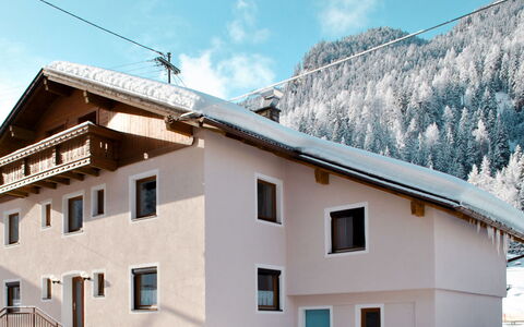 Gaugg: Sky, Cloud, Building, Window, Mountain, Snow, Blue, Slope, House, Wood