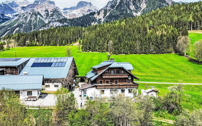 Accommodation:&nbsp;Salzmannhof Wohnung 1 616.4