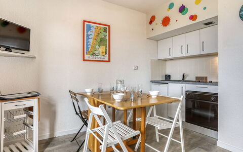 Trinquart: Room, Property, Furniture, Building, Table, Interior Design, House, Real Estate, Floor, Dining Room