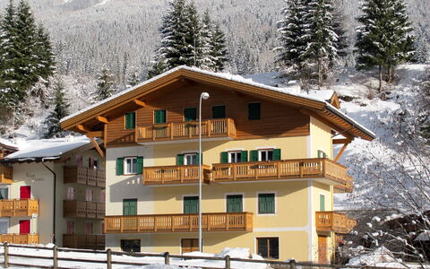 Pederiva (Sof740): Snow, Property, Winter, House, Home, Building, Tree, Hill Station, Real Estate, Architecture