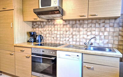 Wiesenhof 681.1: Cabinetry, Countertop, Flooring, Wood, Interior Design, Floor, Sink, Drawer, Major Appliance, Kitchen
