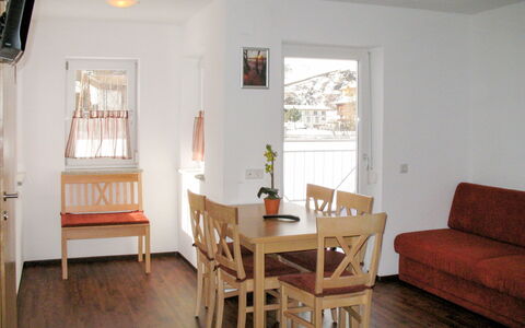 Accommodation:&nbsp;Amethyst 730.7