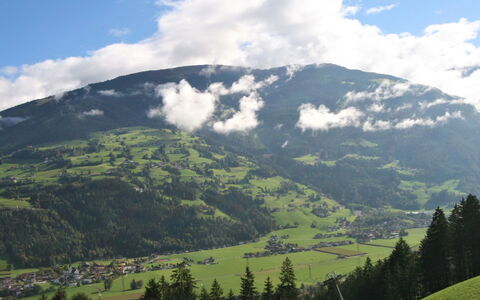 Gangerhof: Cloud, Sky, Mountain, Ecoregion, Plant, Natural Landscape, Tree, Slope, Vegetation, Sunlight