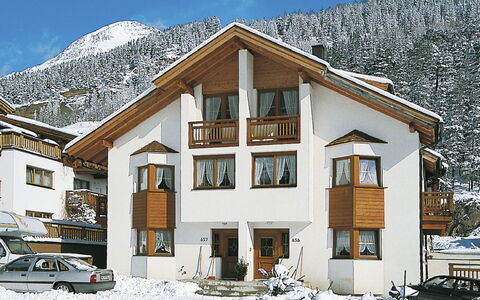 Sölden 731: Sky, Building, Snow, Property, Window, Mountain, White, Wheel, House, Slope