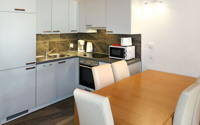 Accommodation:&nbsp;Pinsons 628.4
