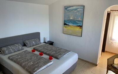 El Caletón 610.1: Furniture, Building, Comfort, House, Textile, Lighting, Interior Design, Flooring, Living Room, Floor