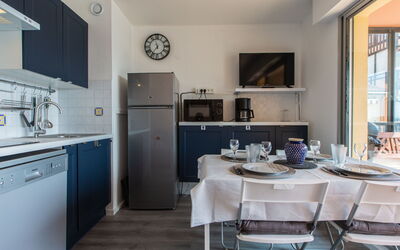 Accommodation:&nbsp;Les Terrasses Notre Dame du Port 900.8