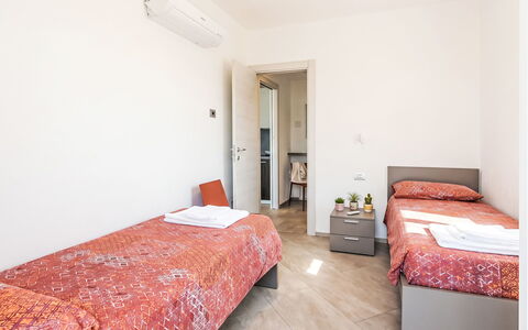 Gera Lario 618: Floor, Bedroom, Furniture, Flooring, Bed, Interior Design, Bed Sheet, Room, Bedding, Ceiling