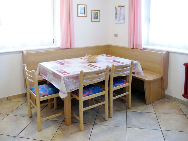 Accommodation:&nbsp;Azzurra (Pfs152) 655.1